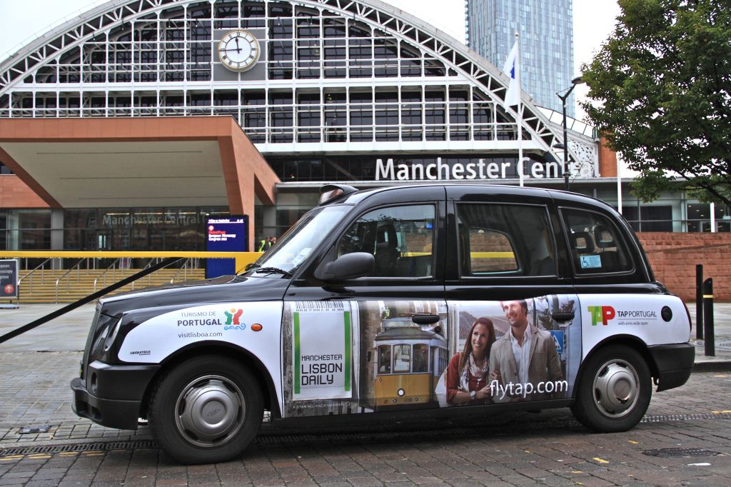 2012 Ubiquitous taxi advertising campaign for TAP  - Flytap.com