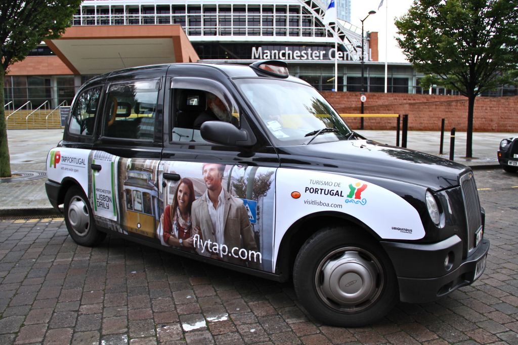 2012 Ubiquitous taxi advertising campaign for TAP  - Flytap.com
