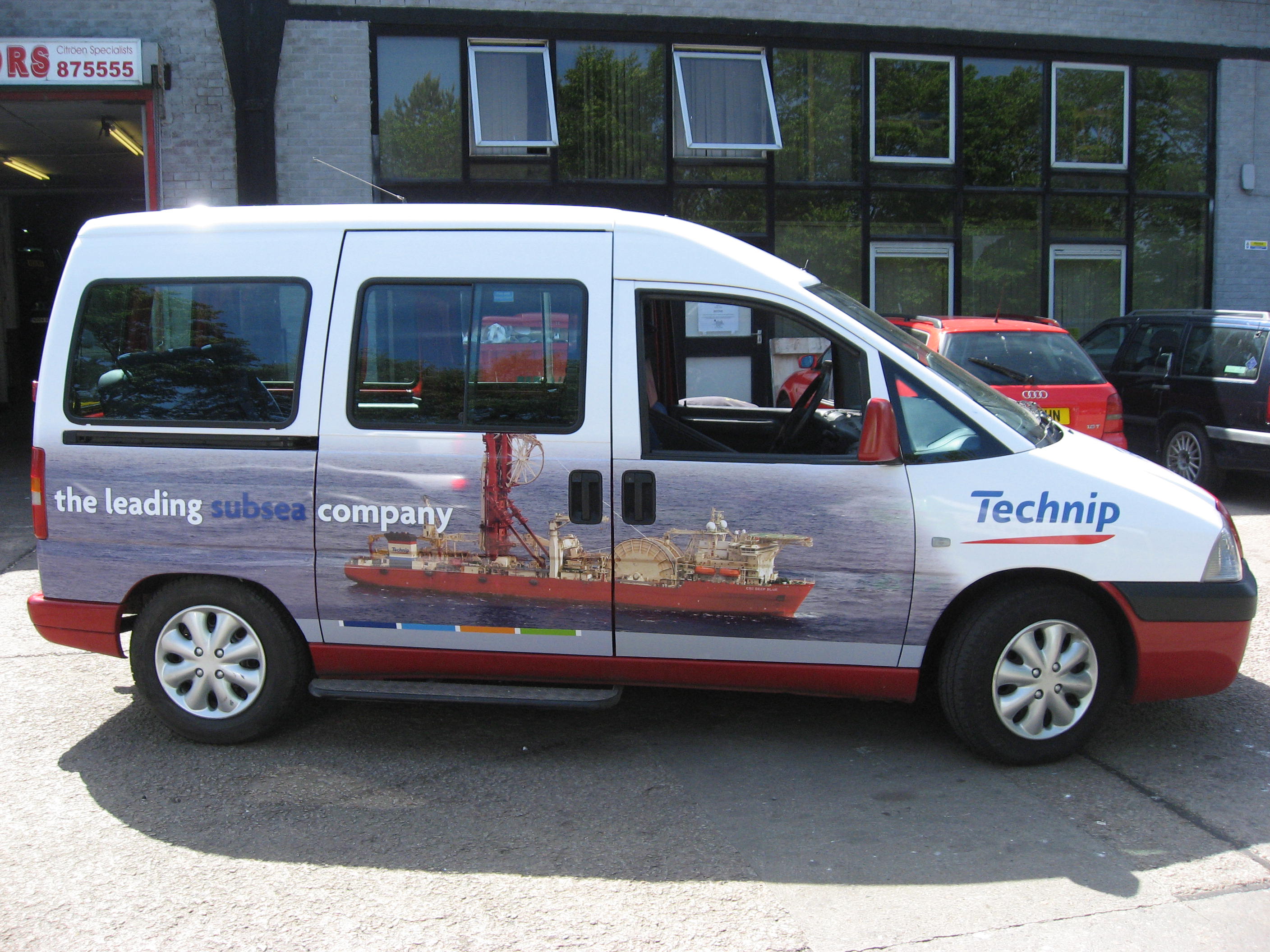 2009 Ubiquitous taxi advertising campaign for Technip - The leading subsea company